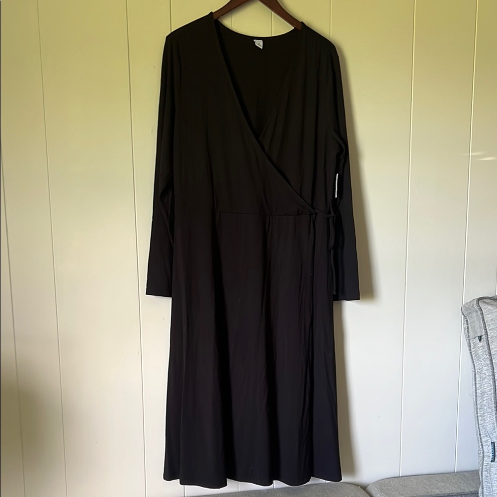 Old Navy Black Long Sleeve V-Neck Dress